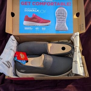 Skechers Go Walk Size 10 Wide